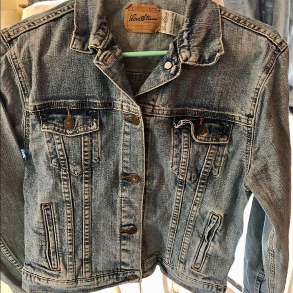 Levi Strauss VINTAGE TRUCKER Medium Wash Denim Jean Jacket